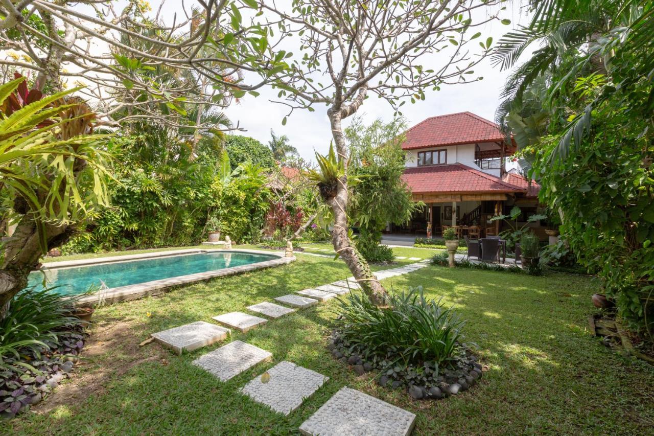 Villa Poppy Seminyak Exterior photo